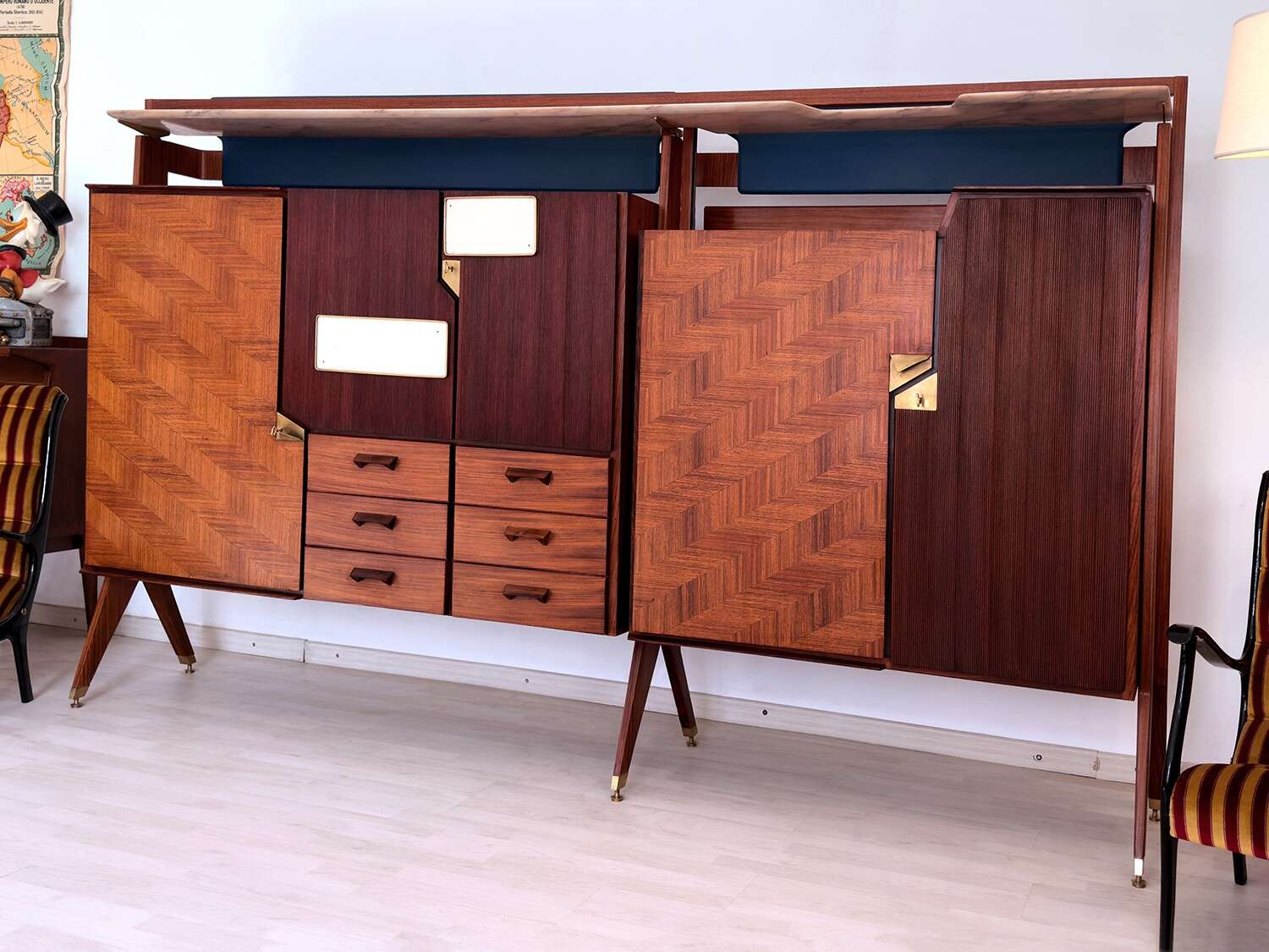Credenza con comparto Bar Italiano di metà secolo della La Permanente Mobili Cantù